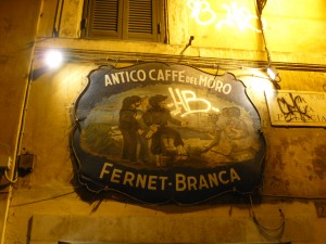 En el barrio de Trastevere hay muchos bares y restaurantes donde pasar la bella nohe romana.