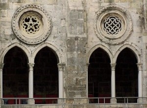  Vista de parte del hermoso claustro de Santa María Maior.