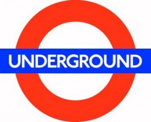 Lo más usado como medio de transporte en Londres es el metro, que también se le llama underground o tube.