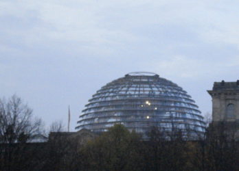 Vista de la gran cúpula diseñada por Norman Foster