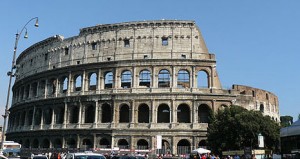 El majestuoso Coliseo, quizás el monumento más emblemático de Roma