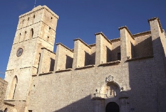 La Catedral de Ibiza está dedicada a la Virgen de las Nieves