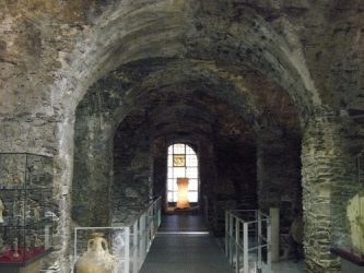 Vista de parte del museo Arqueológico en la denominada cueva de siete palacios.