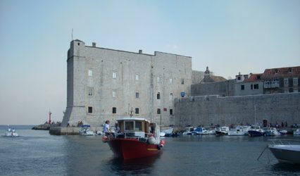 Navegar por la costa de Dubrovnik es muy apetecible