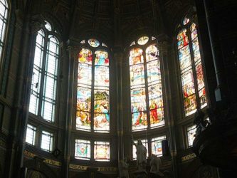 Los ventanales de la Iglesia de San Nicolás de gran hermosura