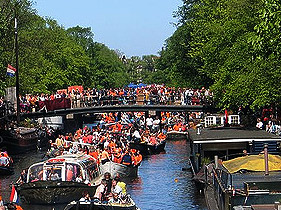 En Ámsterdam y el resto de Holanda se celebra todos los años el día de la Reina
