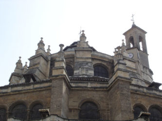 Vista de la torre y de la cúpula de la Catedral de Granada