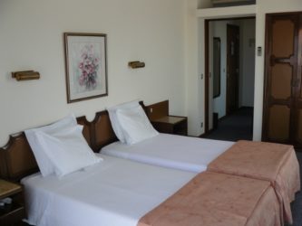 Imagen de una de las confortables habitaciones del Hotel Imperial de Aveiro.