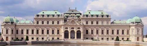 Vista del palacio Belvedere, una elegante construcción barroca con mucho que ver.