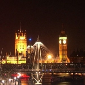 Detalle de una de las vistas nocturnas que podemos obtener del Palacio de Westminster.