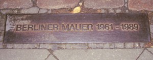Placa conmemorativa del muro de Berlín