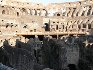 Vista del interior del grandioso Coliseo romano