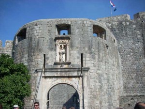 La Puerta de Pile da acceso al casco viejo de Dubrovnik