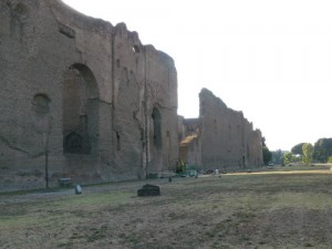 Parte exterior en ruinas de las Termas de Caracalla