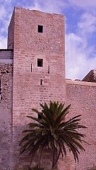 La torre del homenaje es la más alta del recinto amurallado