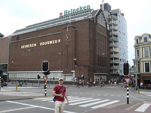 El edificio que acoge el curioso Heineken Experience