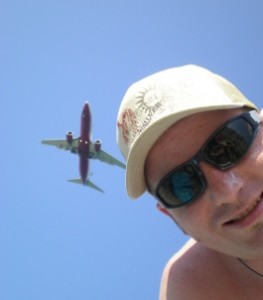 Los aviones se pueden divisar desde playa d´en bossa.