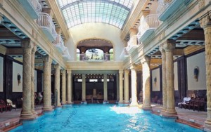Imagen de una de las apetecibles estancias del Balneario Gellert de Budapest.
